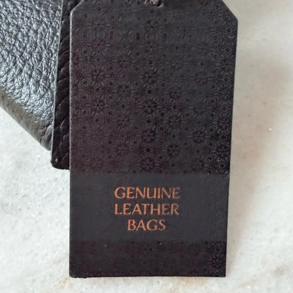 Black Leather Wallet. Unisex wallet
